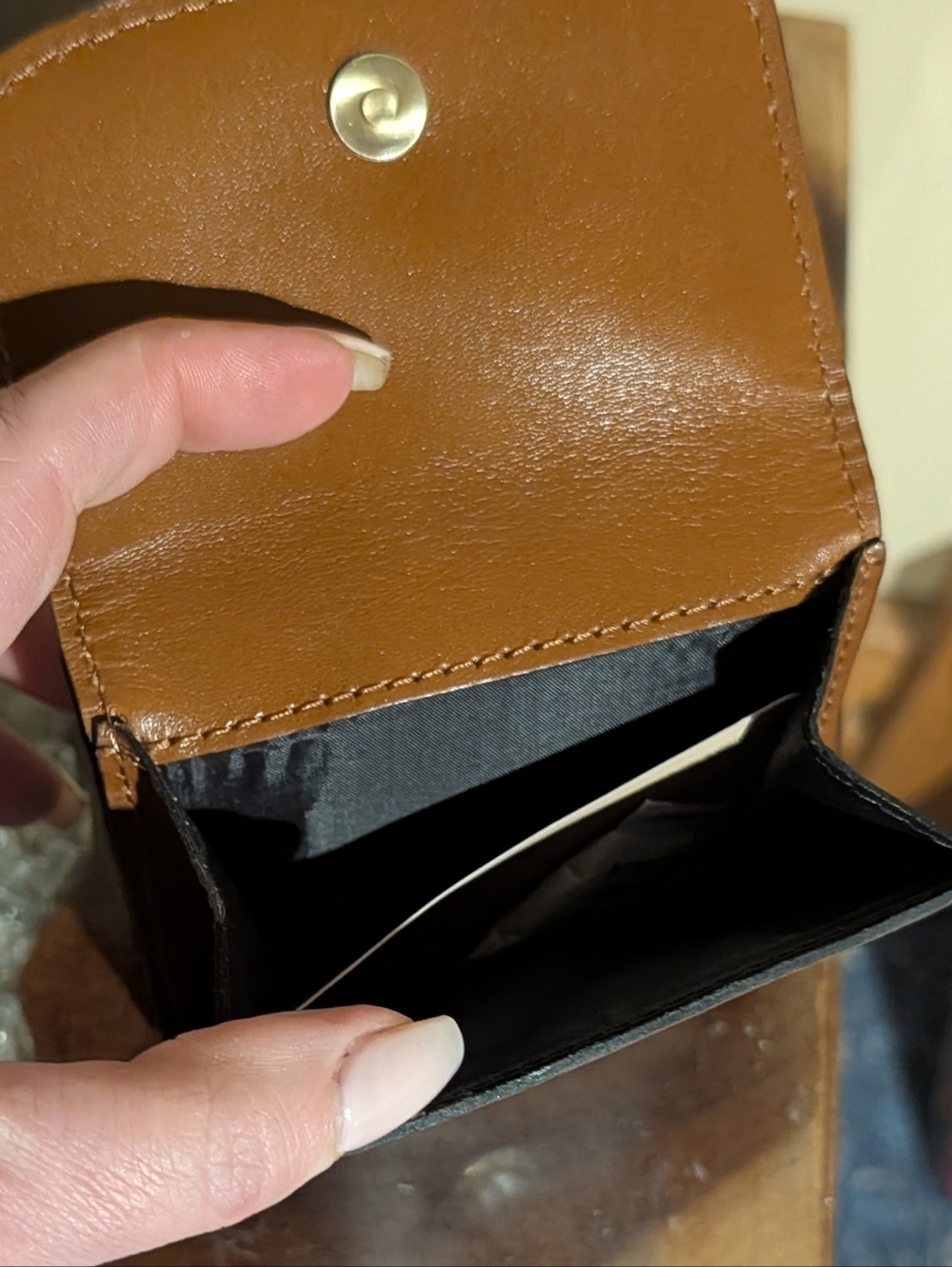 Patricia Nash Astra Bi-fold Snap Wallet in Tan Heritage Leather - Picture 5 of 14